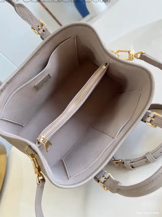 Cheap LOUIS PM-31*21.5*13CM VUITTON Tote Babylone 0504